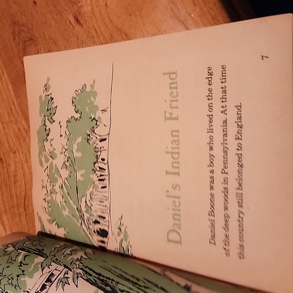 Daniel Boone Softcover Book - Picture 5 of 8